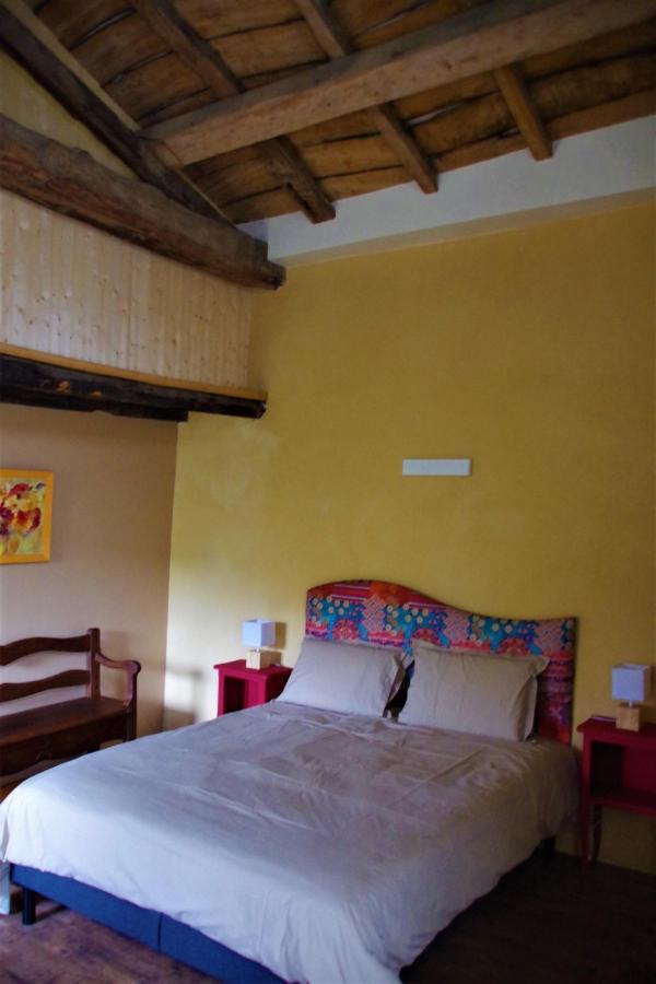 Bed and Breakfast Le Vieux Pont Saint-Julien  Exterior foto